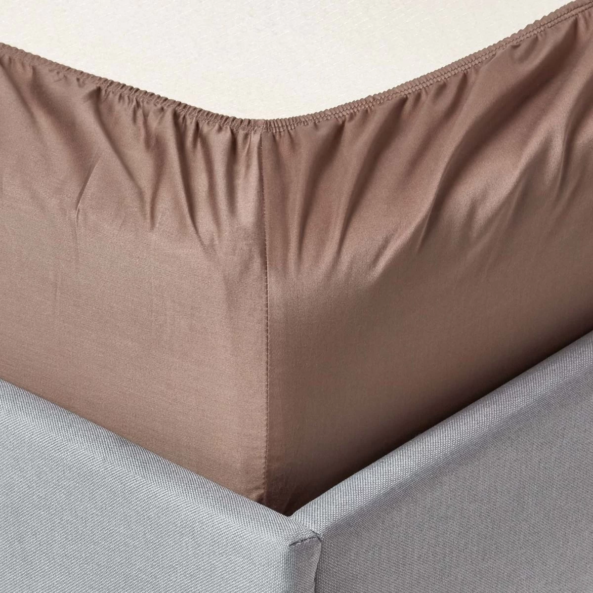 Brown Organic Cotton Fitted Sheet 400 Thread Count - Image 2
