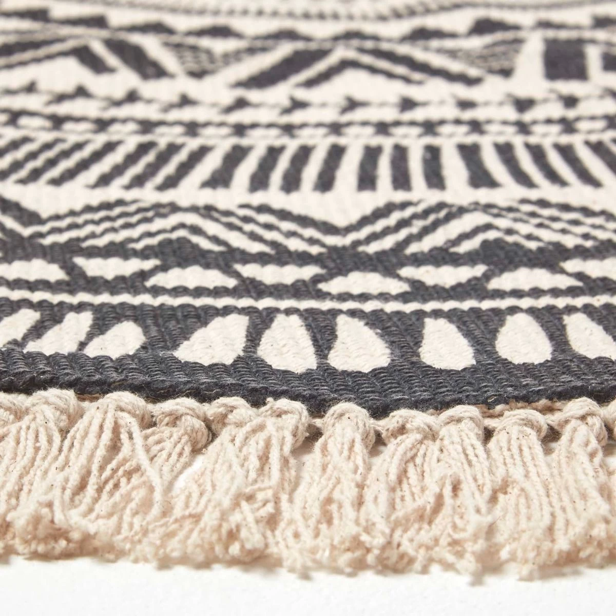 Black & White 100% Cotton Mandala Printed Round Rug - Image 4