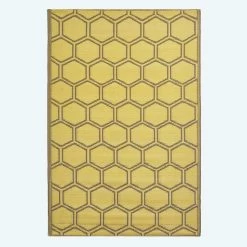 Yellow Outdoor Rug With Honeycomb Pattern, 182 X 122 Cm