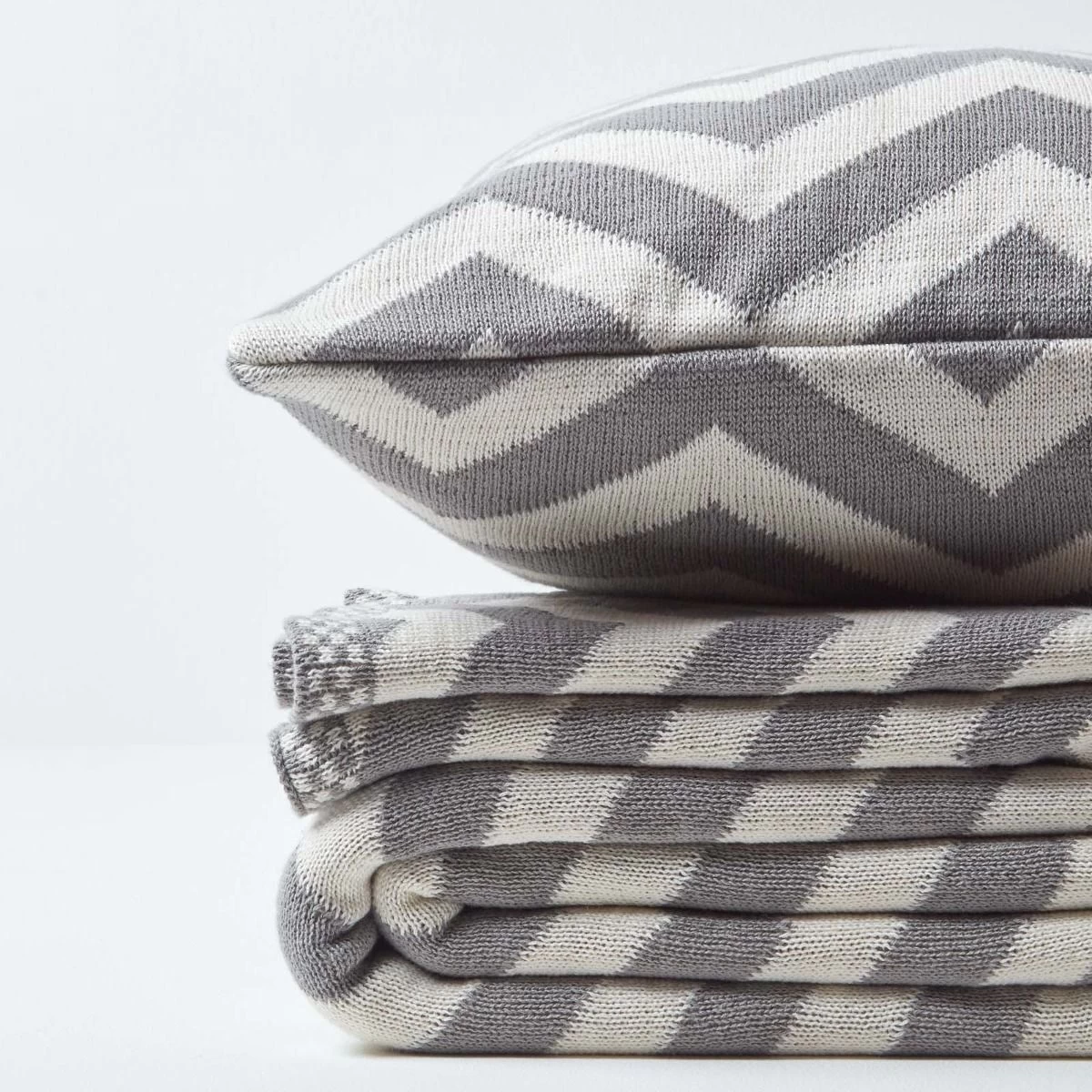 Grey Chevron Cotton Knitted Throw - Image 6