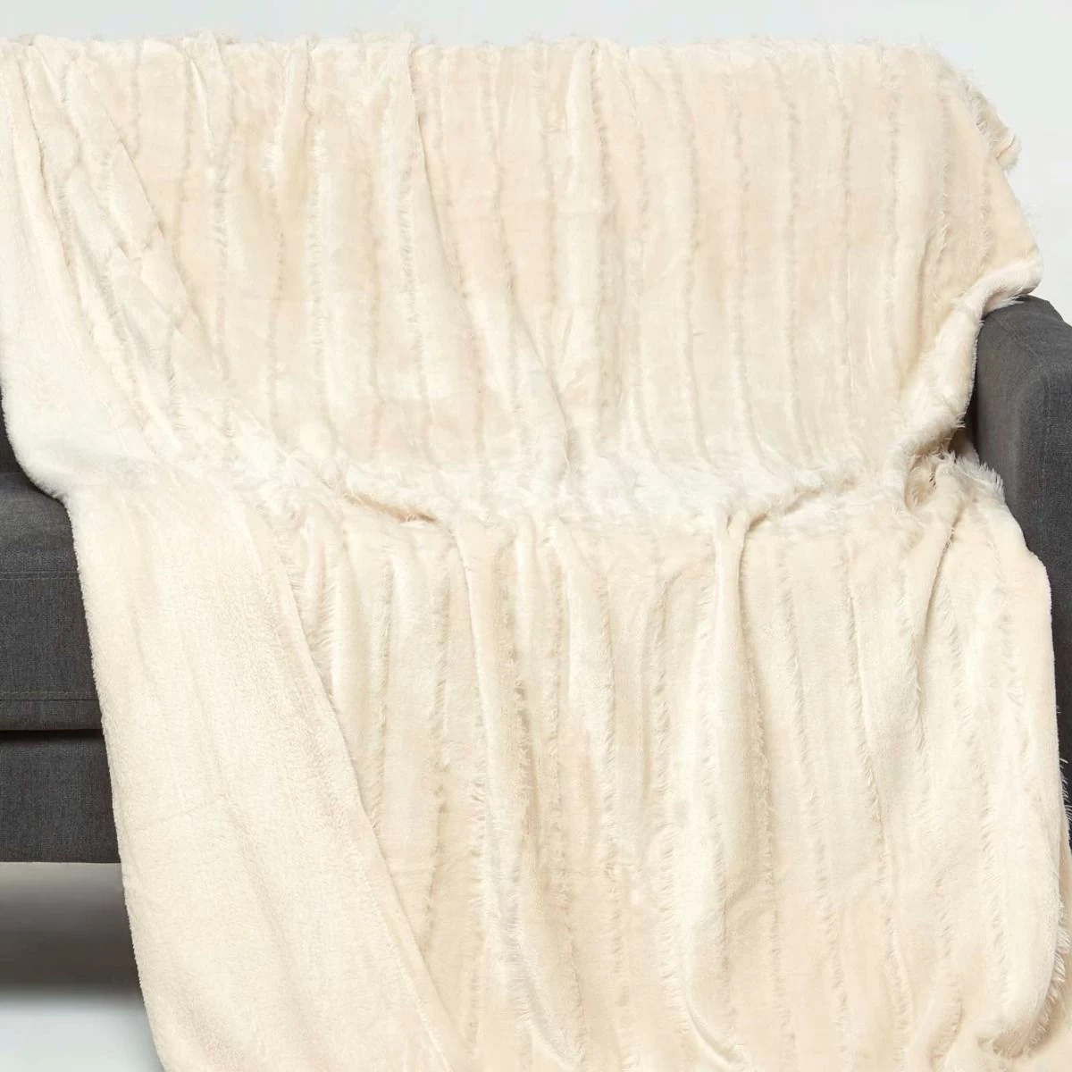 Cream Soft Touch Fur Throw 130 X 180 Cm - Image 2