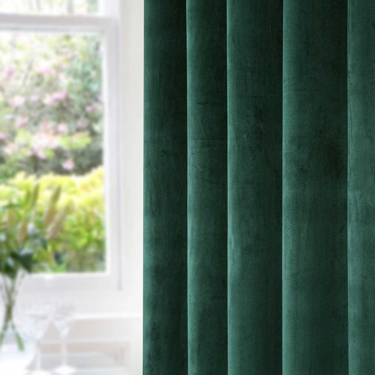 Thermal 100% Blackout Green Velvet Curtains - Image 2