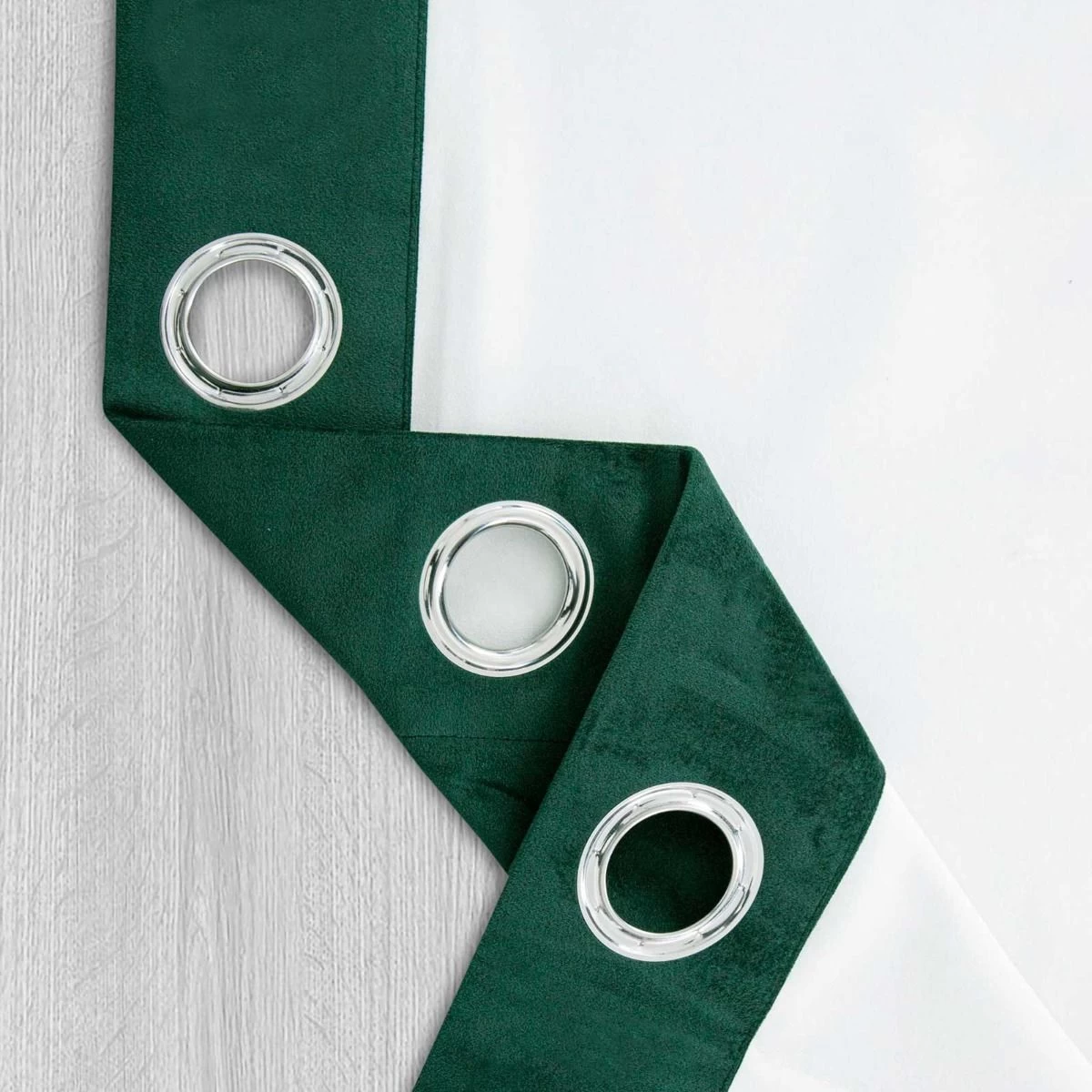 Thermal 100% Blackout Green Velvet Curtains - Image 4